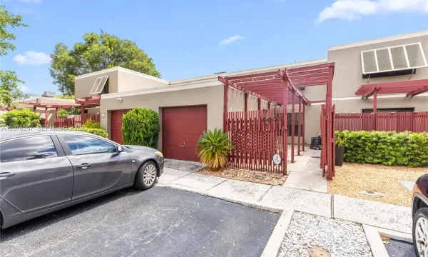 1231 W Fairway Road, Pembroke Pines, FL 33026
