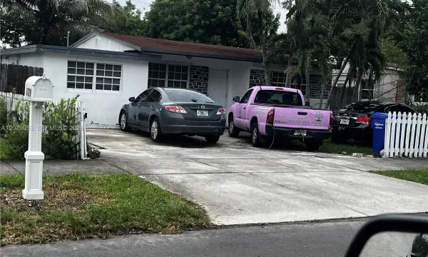 6125 Dawson Street, Hollywood, FL 33023