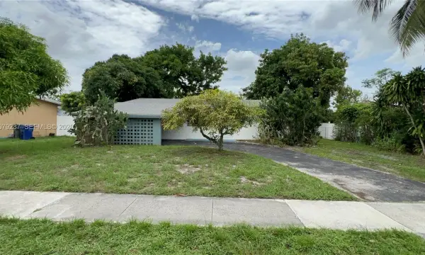4421 NW 33rd Street, Lauderdale Lakes, FL 33319