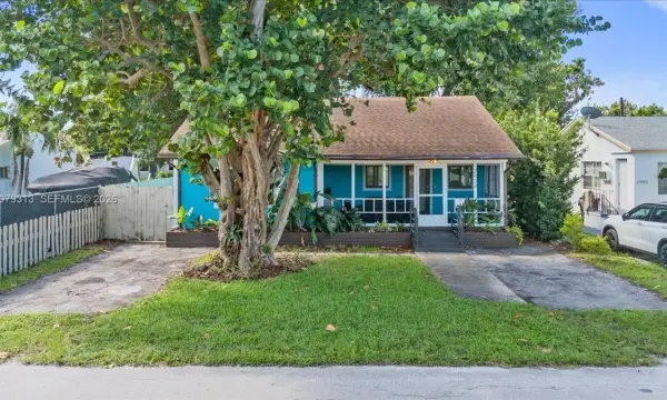 2434 Lincoln Street, Hollywood, FL 33020