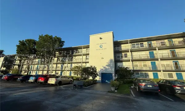 301 SW 135th Avenue 402c, Pembroke Pines, FL 33027