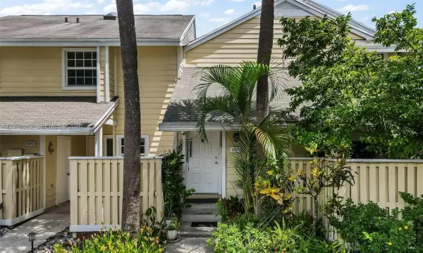 2071 Champions Way, North Lauderdale, FL 33068