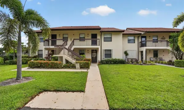 4626 E Lucerne Lakes Boulevard E 202, Lake Worth, FL 33467