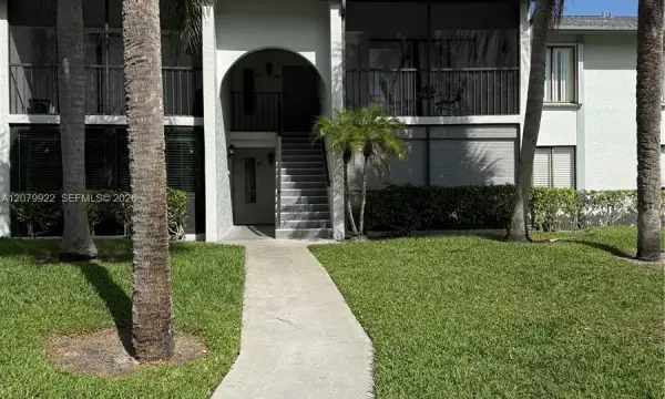 1014 Green Pine Boulevard H1, West Palm Beach, FL 33409