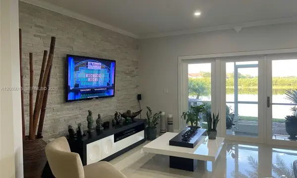 Address Withheld, Pembroke Pines, FL 33025
