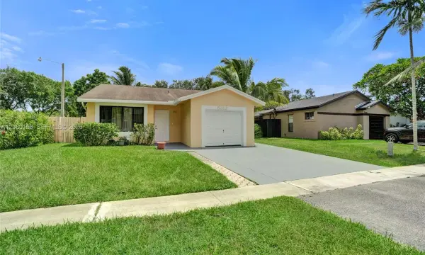 5312 NW 92nd Avenue, Sunrise, FL 33351