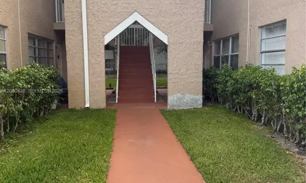838 Twin Lakes Drive 19-e, Coral Springs, FL 33071