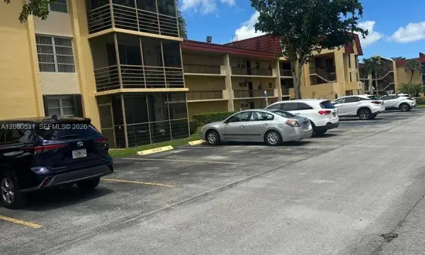 3285 Foxcroft Road E204, Miramar, FL 33025