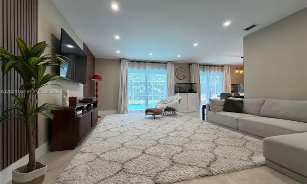 8203 NW 37th Street, Coral Springs, FL 33065