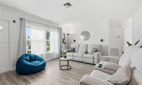 6220 SW 18th Place, North Lauderdale, FL 33068