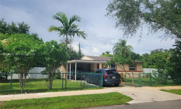 6131 Fletcher Street, Hollywood, FL 33023