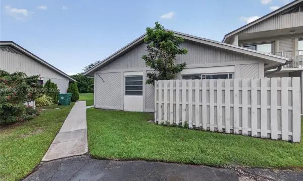 2230 Nova Village Drive, Davie, FL 33317