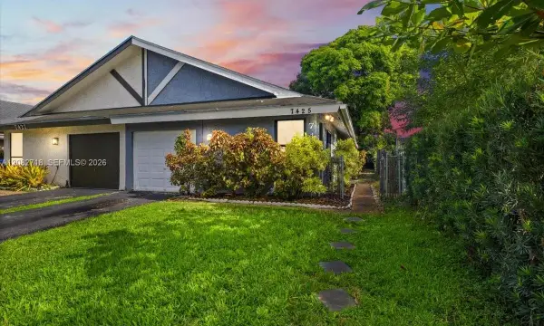 7425 SW 13th Street, North Lauderdale, FL 33068