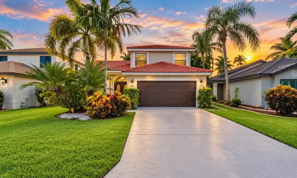 354 SW 183rd Way, Pembroke Pines, FL 33029