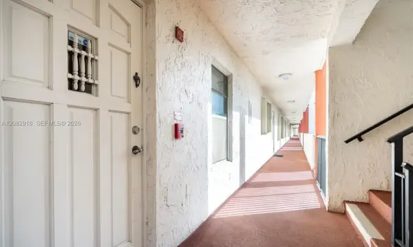 150 S Hollybrook Terrace 208, Pembroke Pines, FL 33025