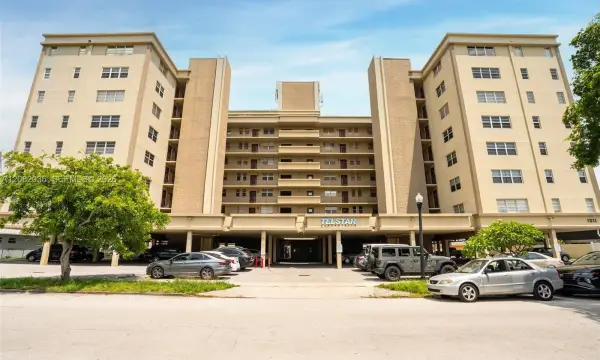 1811 Jefferson Street 601, Hollywood, FL 33020