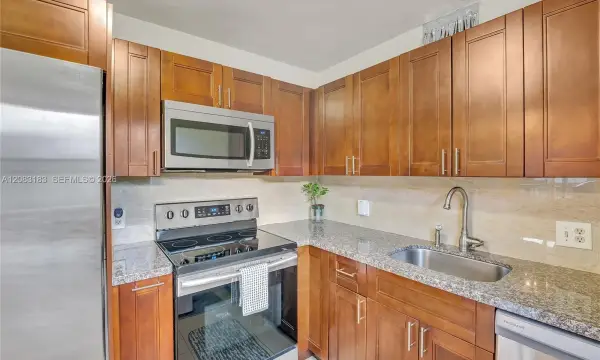 150 SW 134th Way 304r, Pembroke Pines, FL 33027