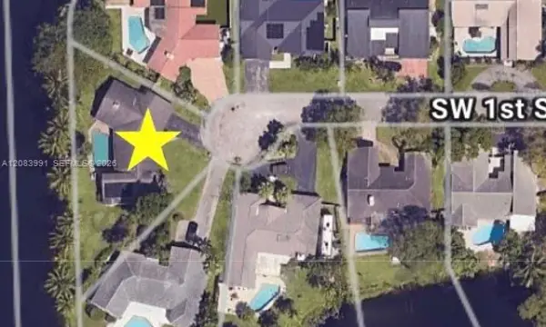 9880 SW 1st Street, Plantation, FL 33324
