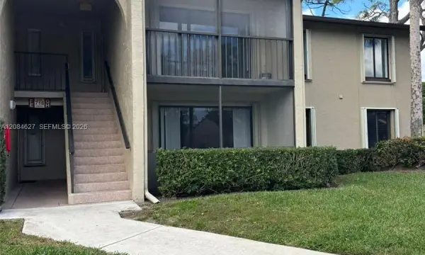 718 Sunny Pine Way H2, Greenacres, FL 33415