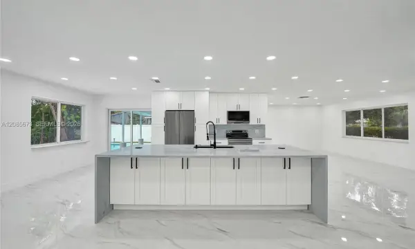 10601 NW 43rd Court, Coral Springs, FL 33065