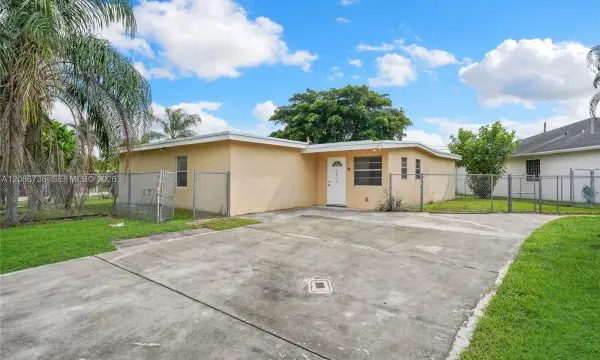5618 Cinnamon Drive, West Palm Beach, FL 33415