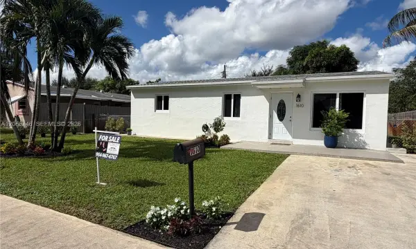 1610 N 70th Avenue, Hollywood, FL 33024