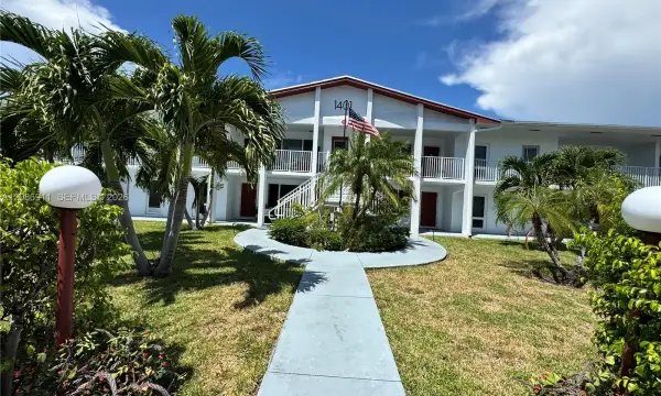 1401 SE 7th Avenue 15, Pompano Beach, FL 33060