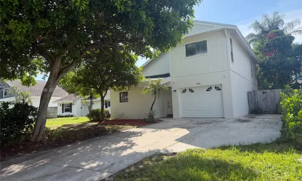 2496 Douglas Avenue, Delray Beach, FL 33444