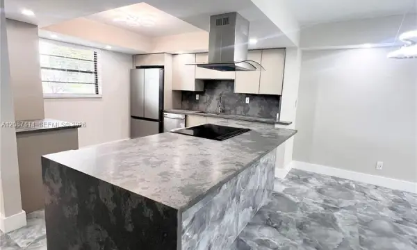 4930 E Sabal Palm Boulevard 206, Tamarac, FL 33319
