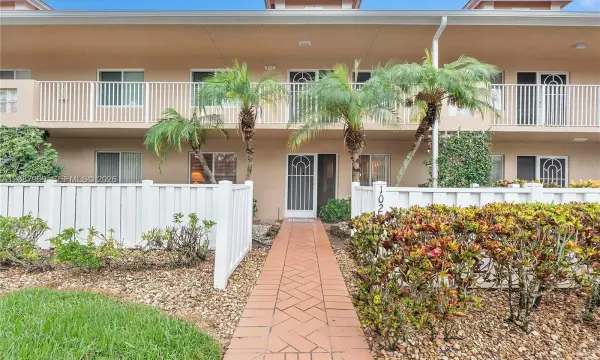 5952 Regal Glen Drive 102, Boynton Beach, FL 33437