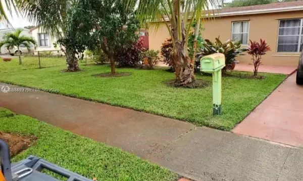 1420 N 70th Avenue, Hollywood, FL 33024