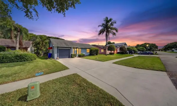 8405 SW 19th Street, North Lauderdale, FL 33068