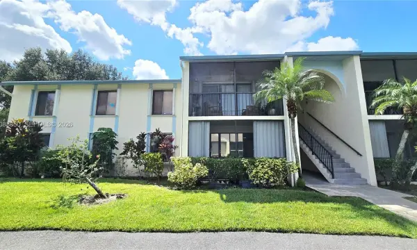 1117 Green Pine Boulevard G1, West Palm Beach, FL 33409