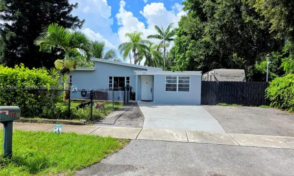 102 Williams Road, West Park, FL 33023