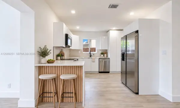 40 SE 3rd Terrace, Dania Beach, FL 33004