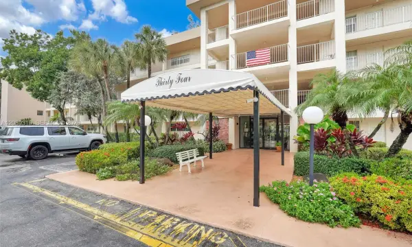 3051 S Palm Aire Drive 308, Pompano Beach, FL 33069