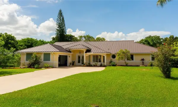 20430 SW 53rd Place, Pembroke Pines, FL 33332