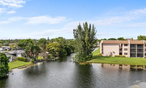 Address Withheld, Sunrise, FL 33322