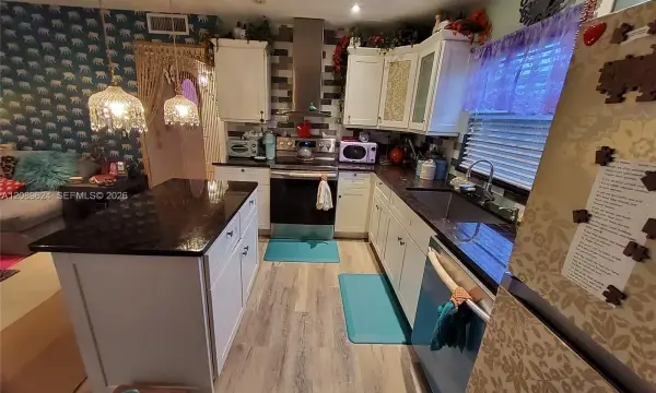 13500 SW 1st Street 304u, Pembroke Pines, FL 33027