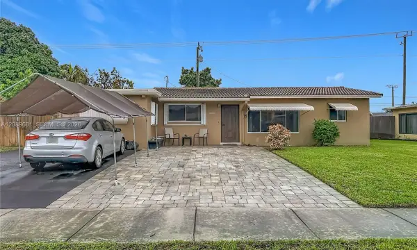 4220 NE 4th Terrace, Deerfield Beach, FL 33064