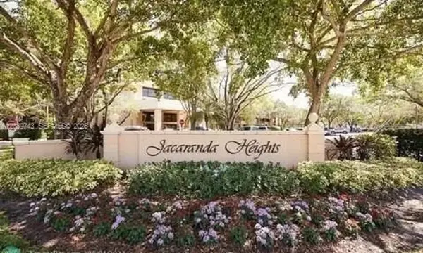 8592 W Sunrise Boulevard 105, Plantation, FL 33322