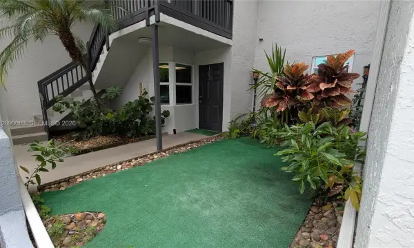 211 SW 113th Way 211, Pembroke Pines, FL 33025