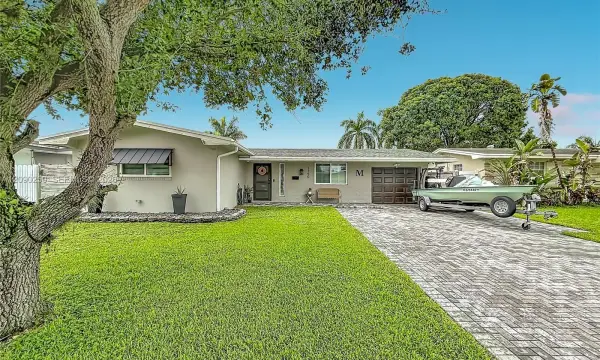 1150 NW 86th Terrace, Pembroke Pines, FL 33024