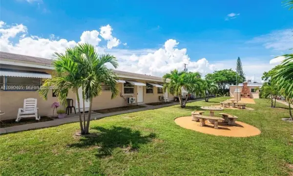 Address Withheld, Hollywood, FL 33020