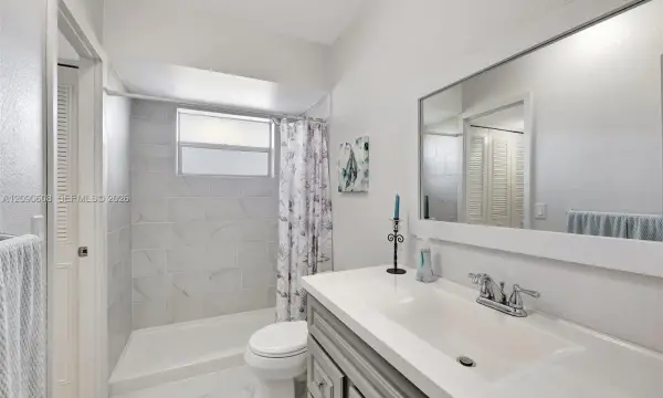 5002 NW 35th Street 306, Lauderdale Lakes, FL 33319