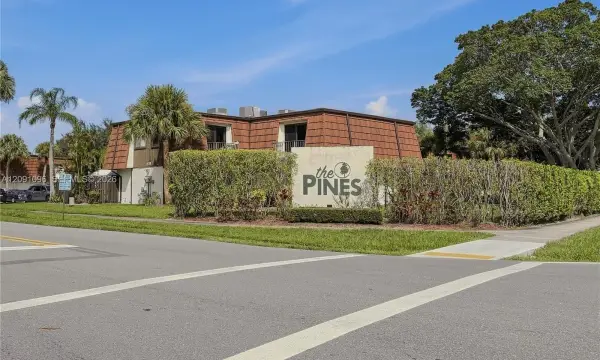 2160 White Pine Circle B, Greenacres, FL 33415