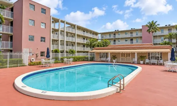 2800 NW 56th Avenue G204, Lauderhill, FL 33313
