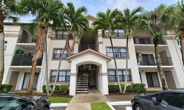 620 S Park Road 25-2, Hollywood, FL 33021