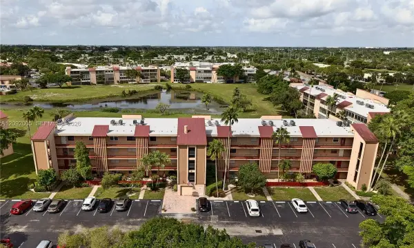 7301 NW 1st Street 401, Margate, FL 33063