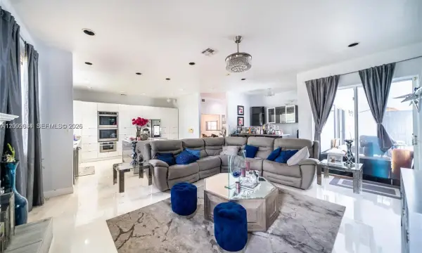 5303 SW 111th Terrace, Davie, FL 33328